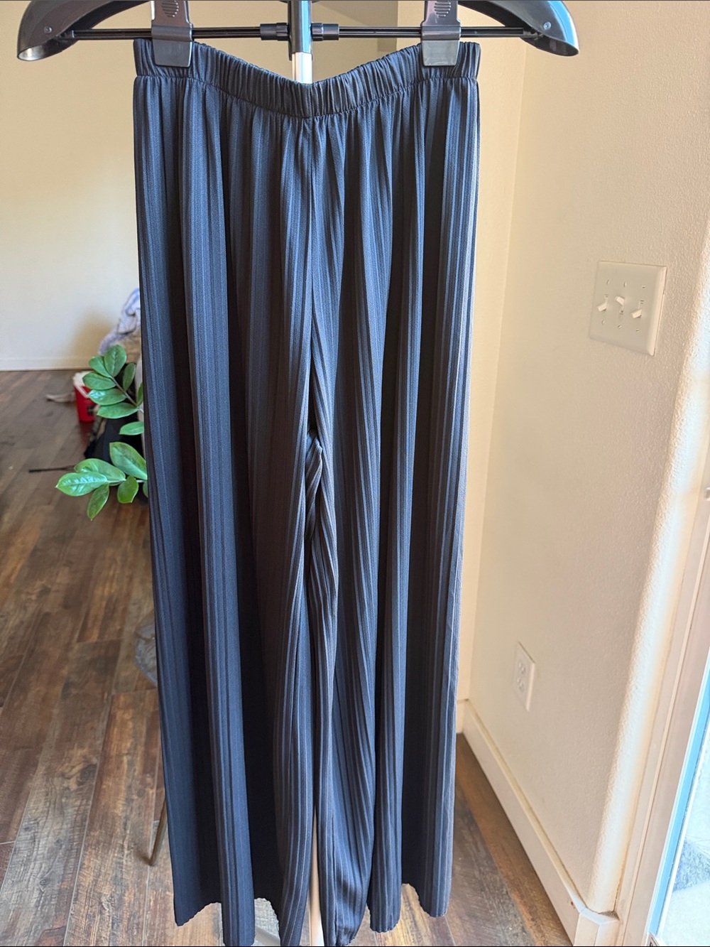 Uniqlo Wide Leg Pleated Women's Pants Black XS